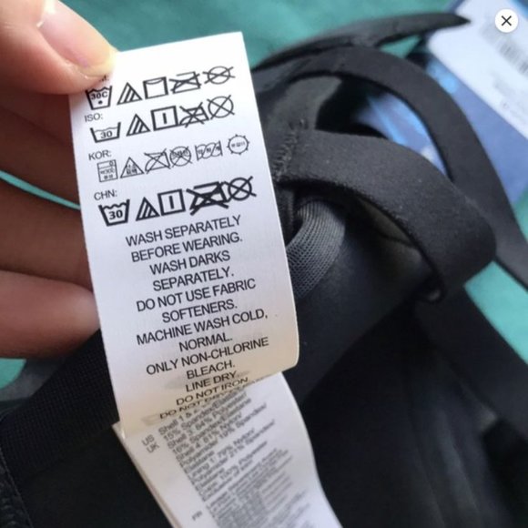 NWT 30A/B Brooks FineForm Sports Bra in Black - Picture 13 of 14